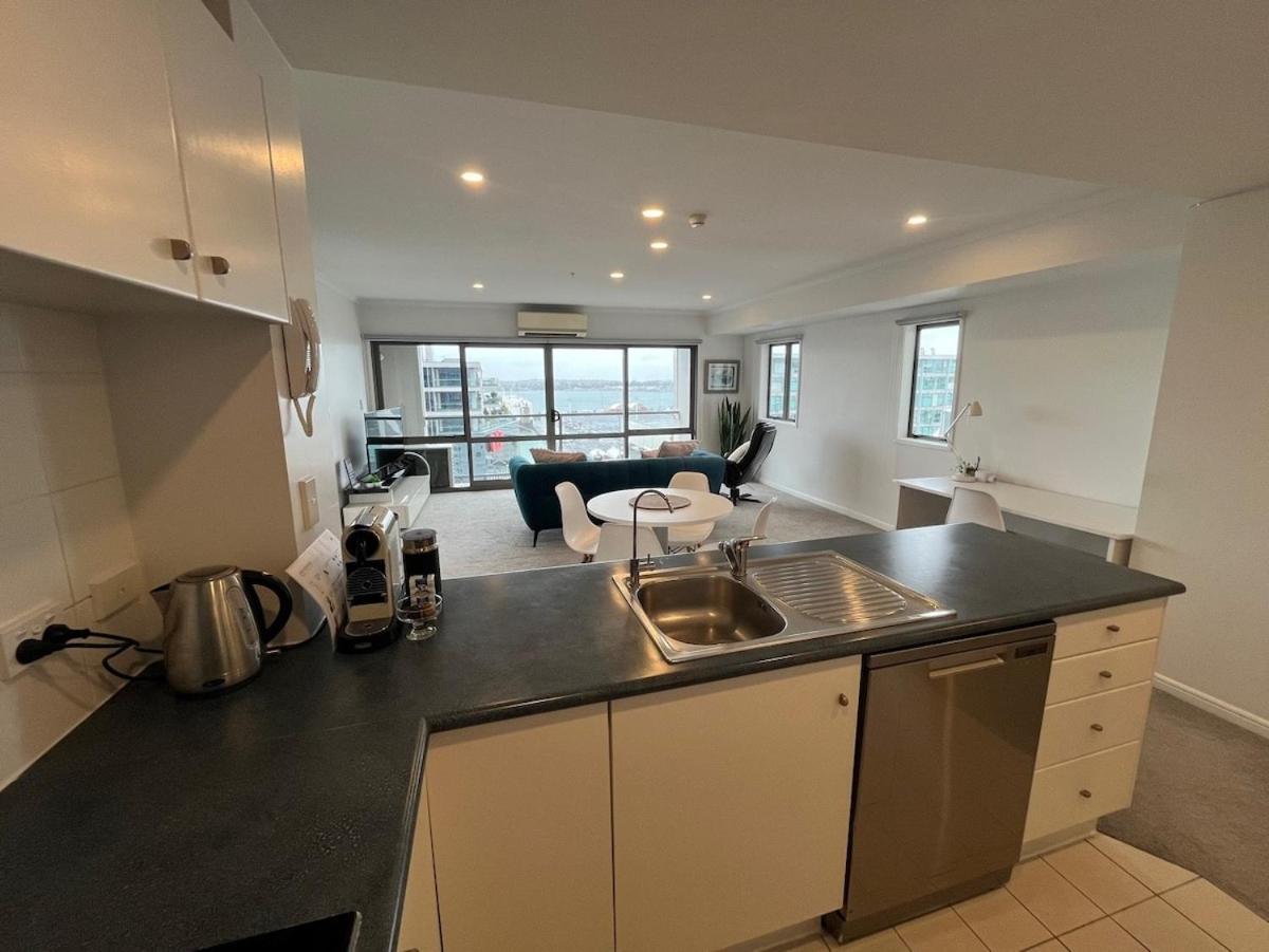 Apartment Spacious Apartment At Unbeatable Location With Breathtaking Views And Free Parking *