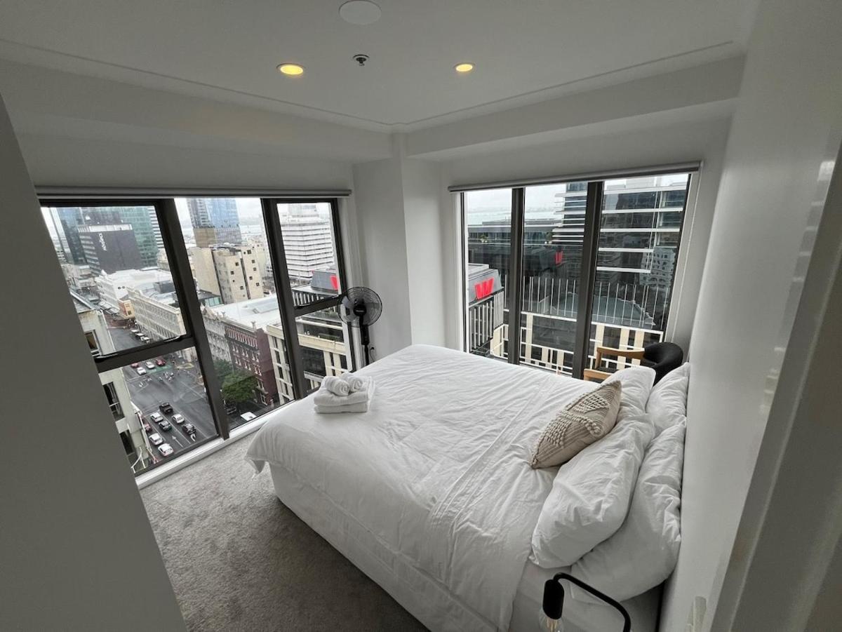 Spacious Apartment At Unbeatable Location With Breathtaking Views And Free Parking Auckland