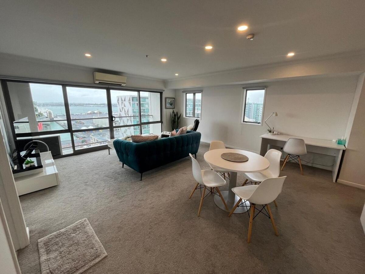 Spacious Apartment At Unbeatable Location With Breathtaking Views And Free Parking Apartment Auckland