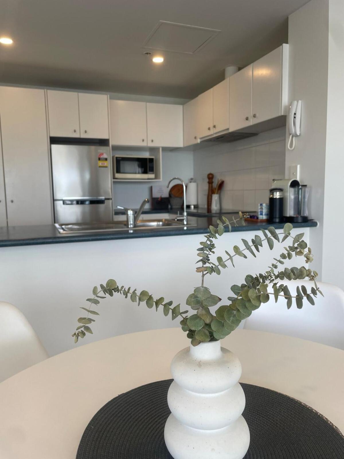 Spacious Apartment At Unbeatable Location With Breathtaking Views And Free Parking Auckland