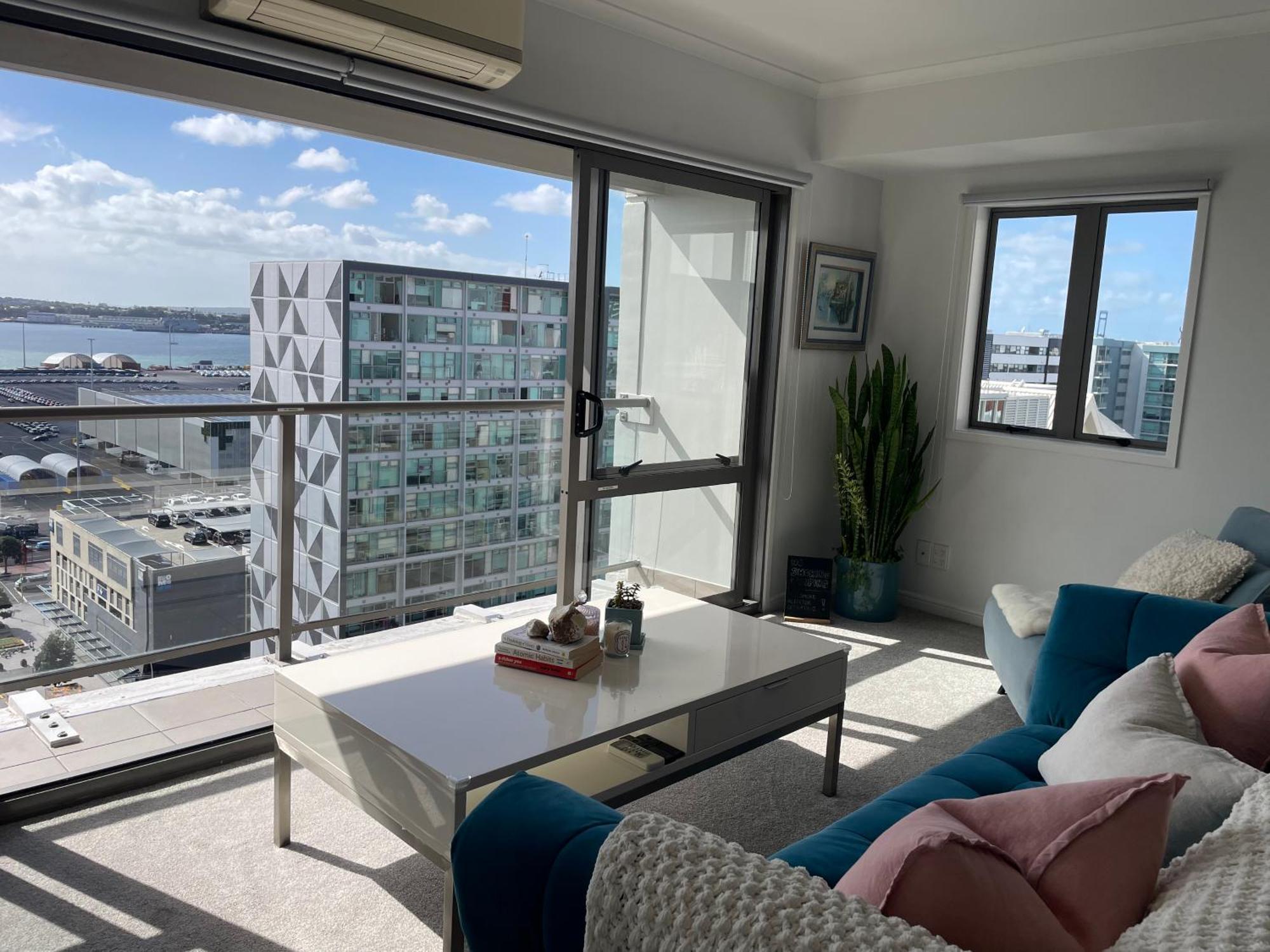 Spacious Apartment At Unbeatable Location With Breathtaking Views And Free Parking