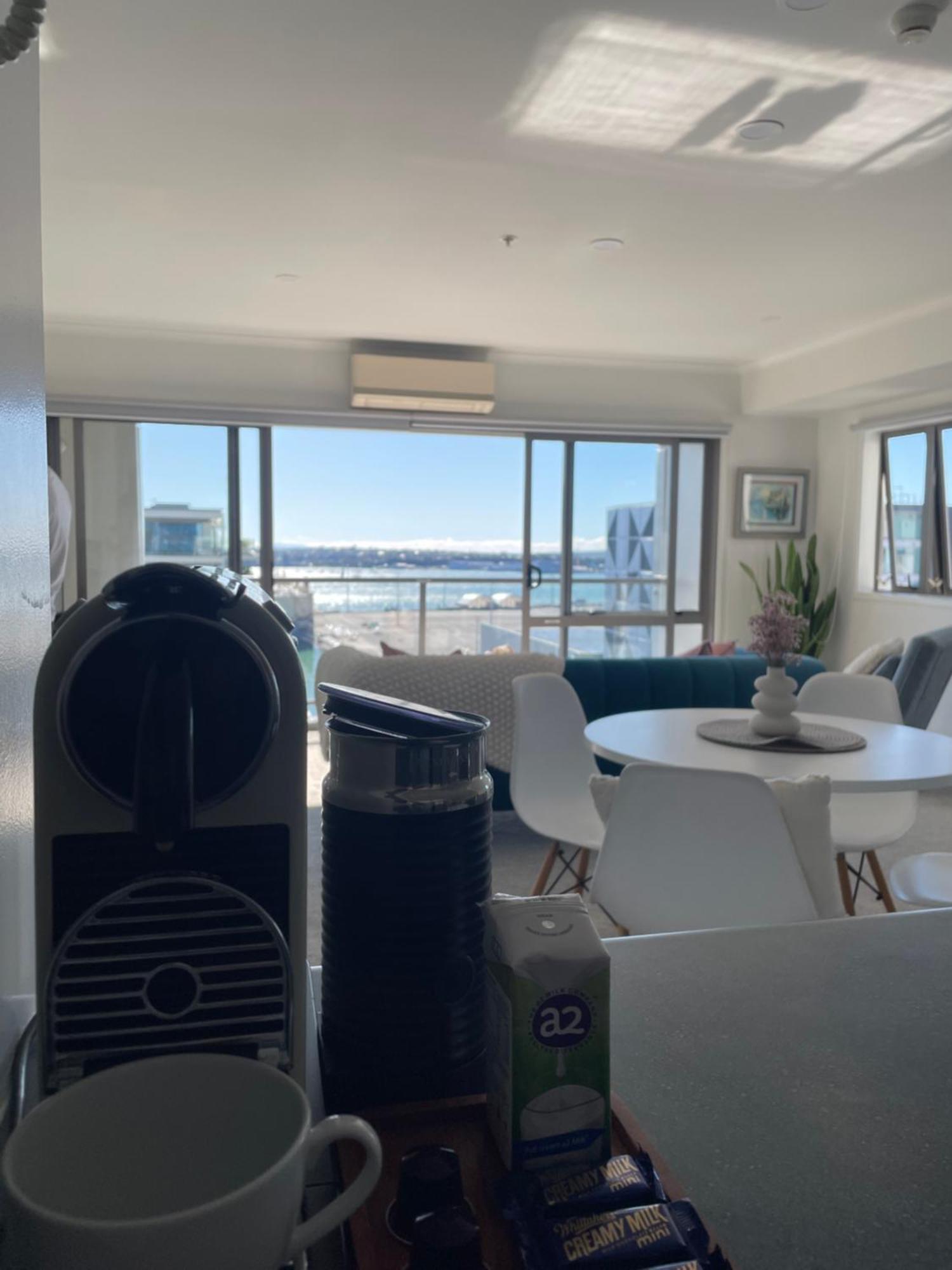 Spacious Apartment At Unbeatable Location With Breathtaking Views And Free Parking Apartment Auckland
