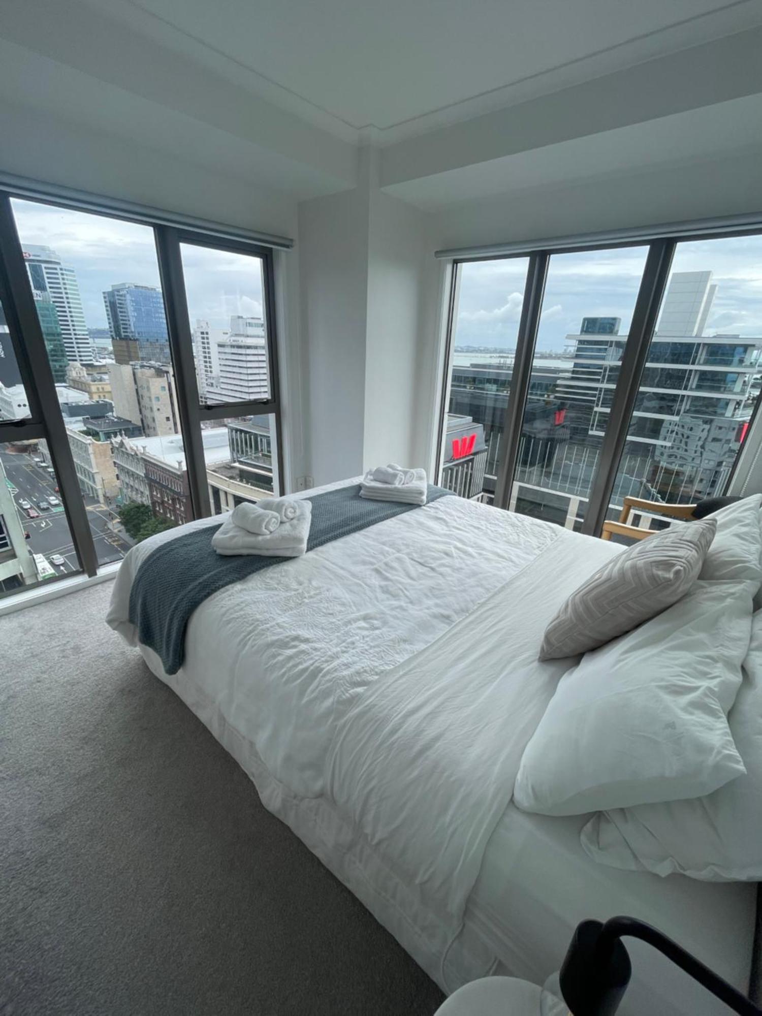 Apartment Spacious Apartment At Unbeatable Location With Breathtaking Views And Free Parking Auckland